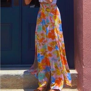 Billabong XS pink flowy floral pants!